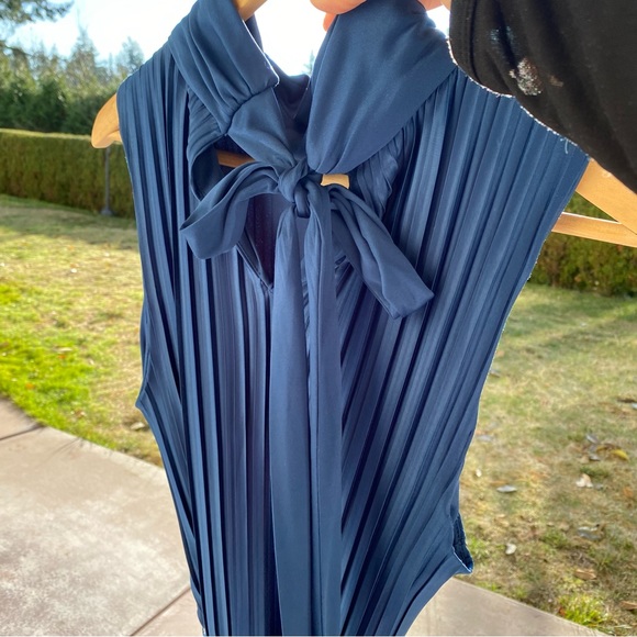 NWT DKNY Pleated High Neck Bow Sash Cocktail Midi Dress, Size 8 - Picture 1 of 12